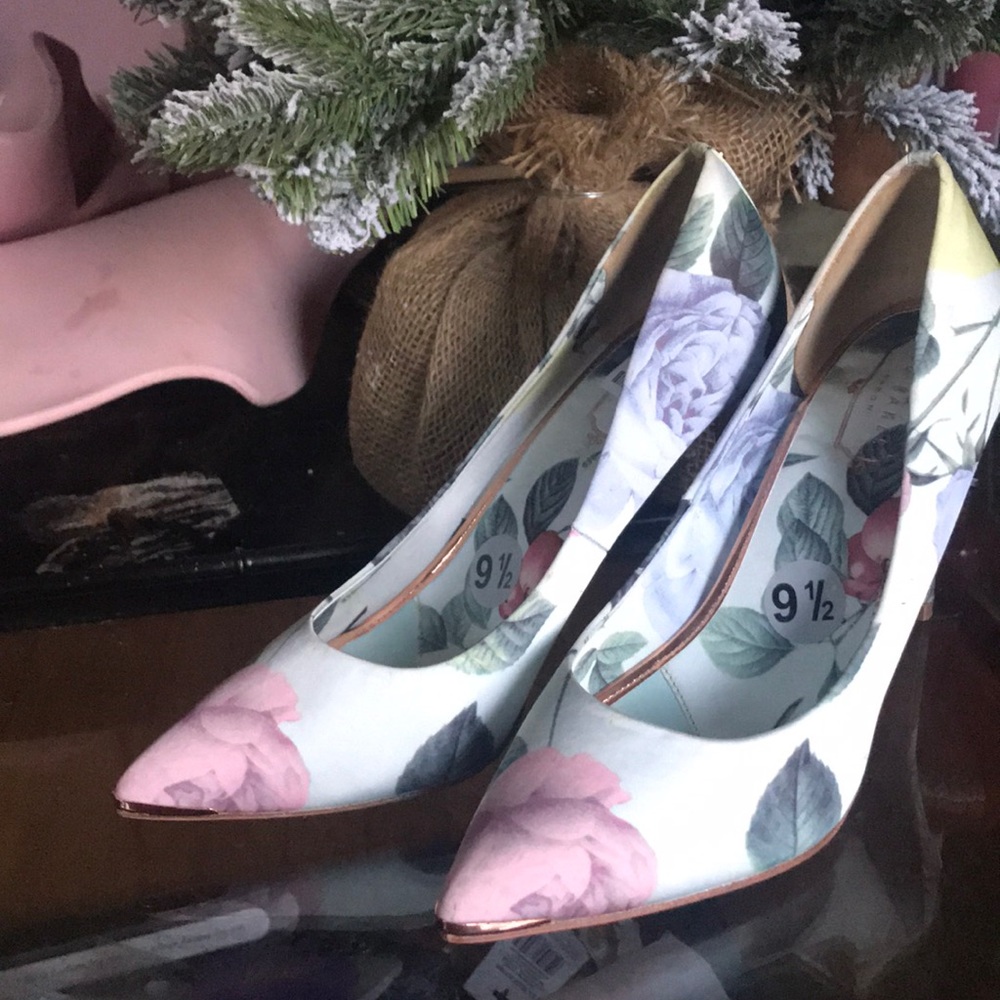 Authentic Ted Baker Multicolor Pumps 40.5